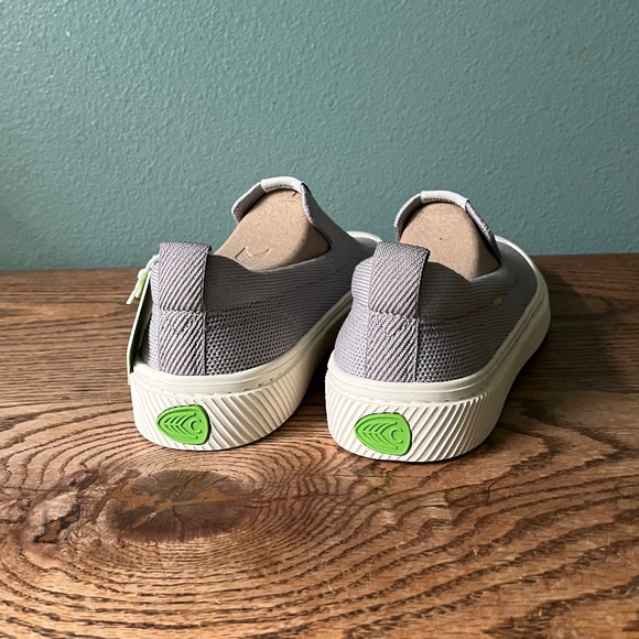 Cariuma IBI Slip On Pale Gray Knit Sustainable Sneaker Size 7 NWT - Picture 6 of 9